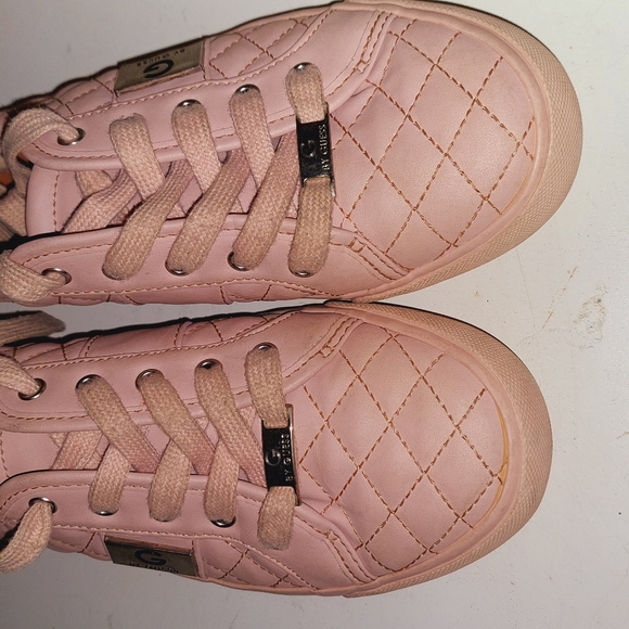 Like new women's Guess shoes - Picture 3 of 5